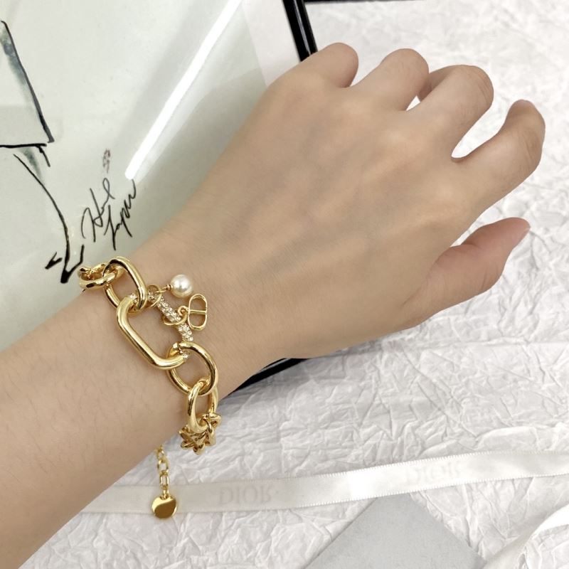 chr1st1an D10r bracelets